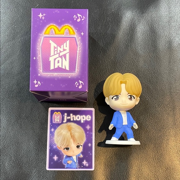 2025 McDonald’s Tiny Tan J-Hope Figure Happy Meal Toy New - Picture 1 of 4